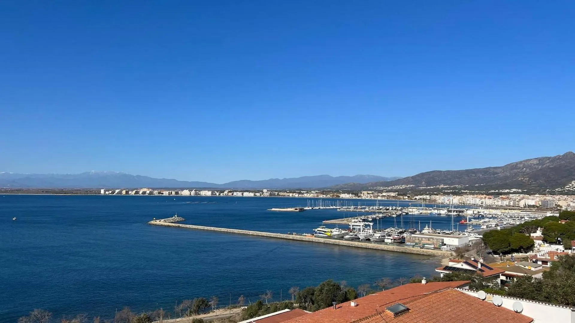 Precioso Apartamento Con Vistas Espectaculares De La Bahia Roses Av-48