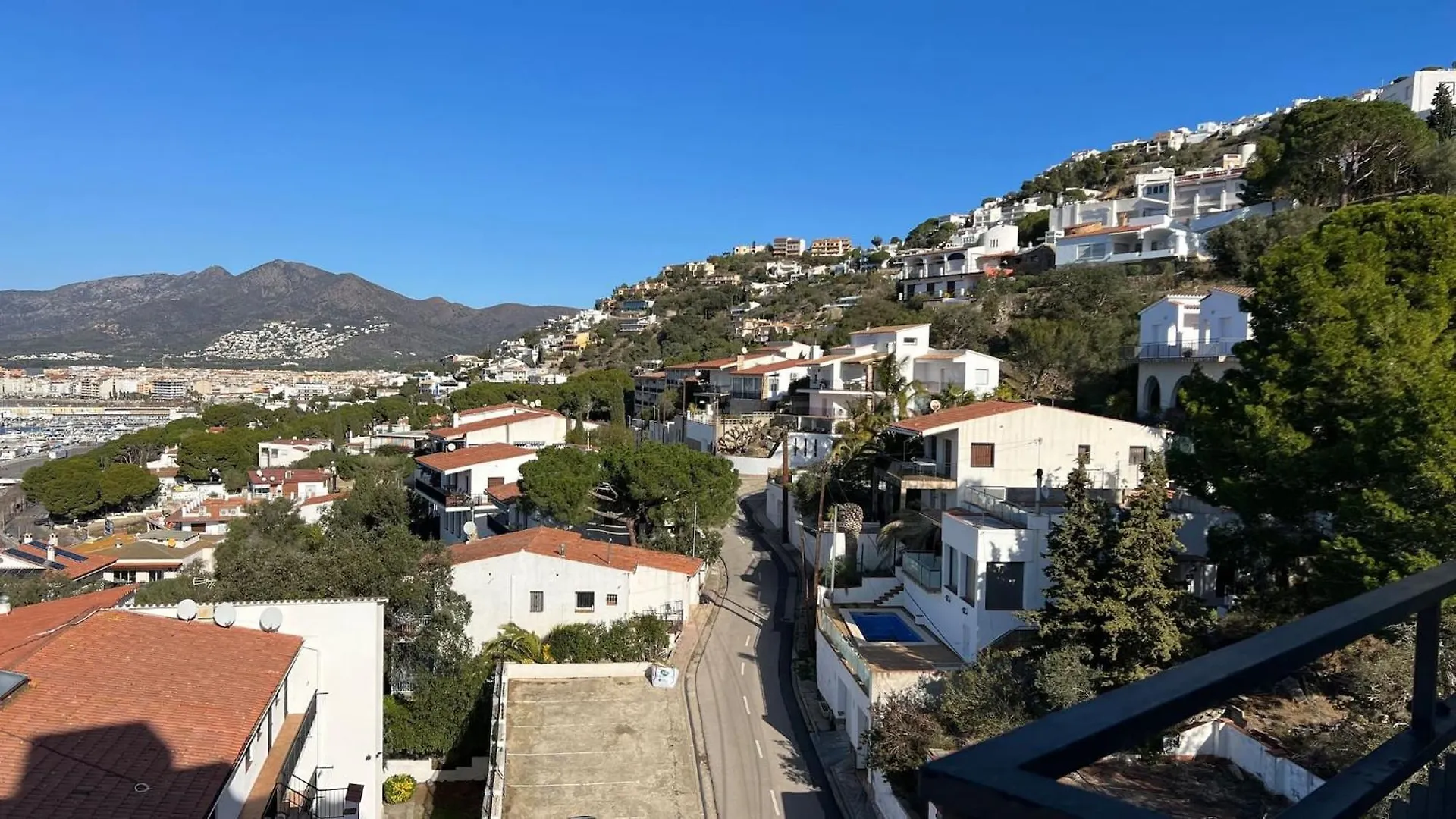 Precioso Apartamento Con Vistas Espectaculares De La Bahia Roses Av-48 Spagna