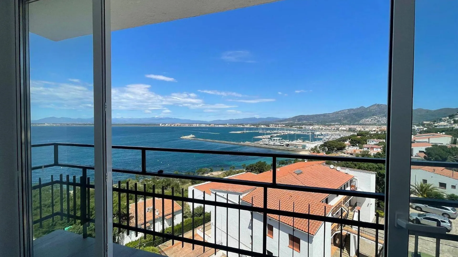Precioso Apartamento Con Vistas Espectaculares De La Bahia Roses Av-48